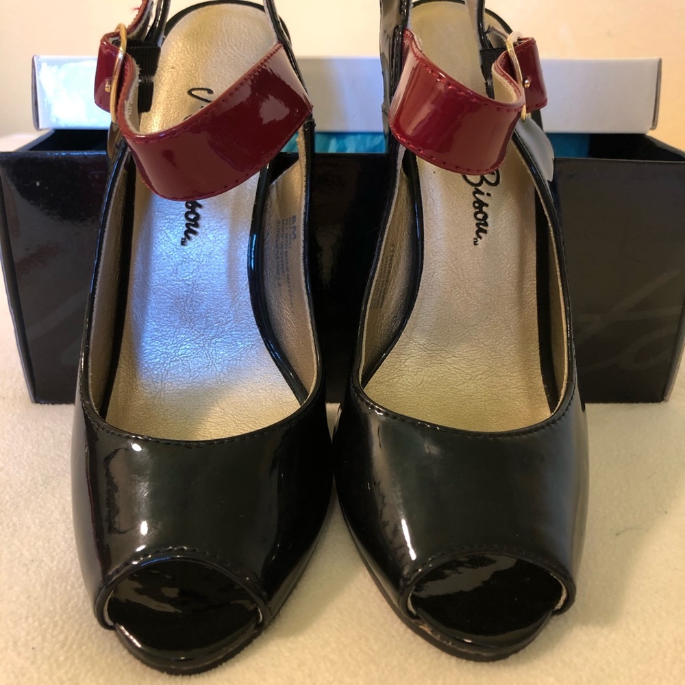 Miss Bisou size 6 black and burgundy heel.